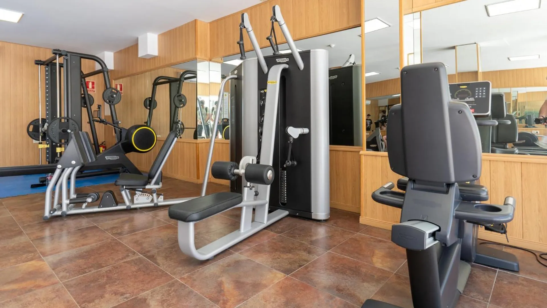 Apartment Sunny 2Br In Resort With 3 Pools, Restaurant, Gym And Playground Marbella Spain