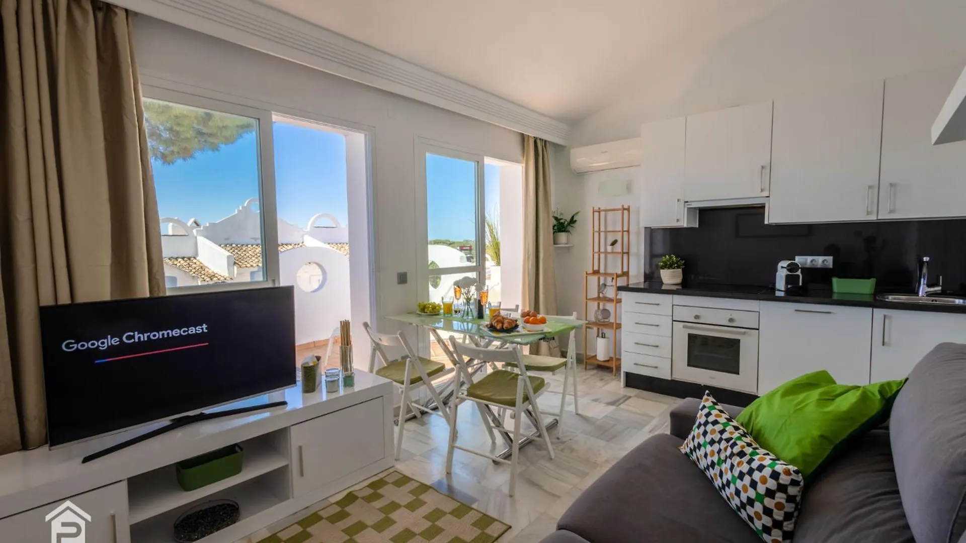 Apartment Sunny 2Br In Resort With 3 Pools, Restaurant, Gym And Playground Marbella